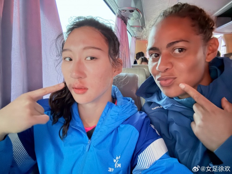神勇！女足國門徐歡曬照，比賽中被球砸臉仍力保球門不失