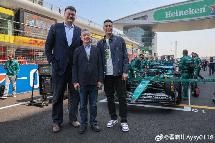 聯(lián)動F1！翟曉川曬與姚明、阿隆索、范志毅、周冠宇等的合照