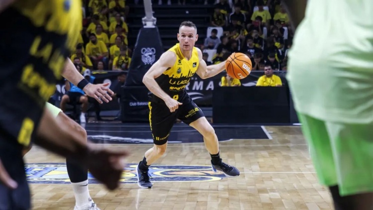 NBA初代老六，42歲進(jìn)入生涯巔峰？！