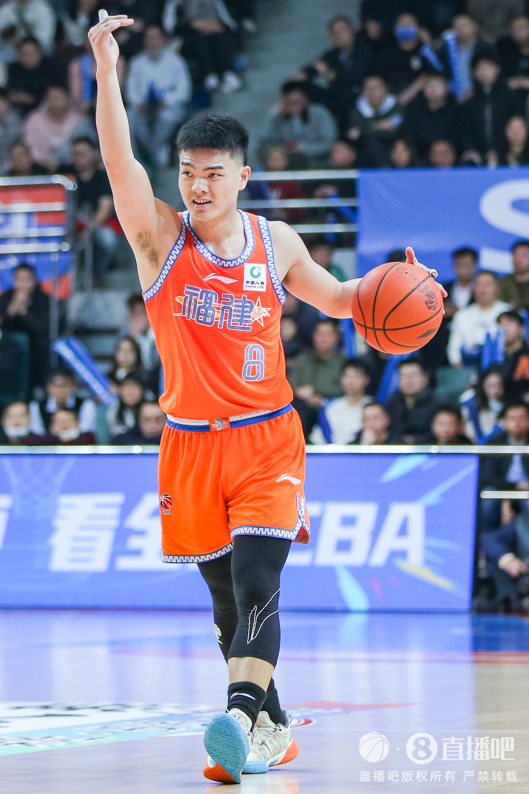 高效替補(bǔ)！黎伊揚(yáng)11投7中貢獻(xiàn)17分2板4助3斷