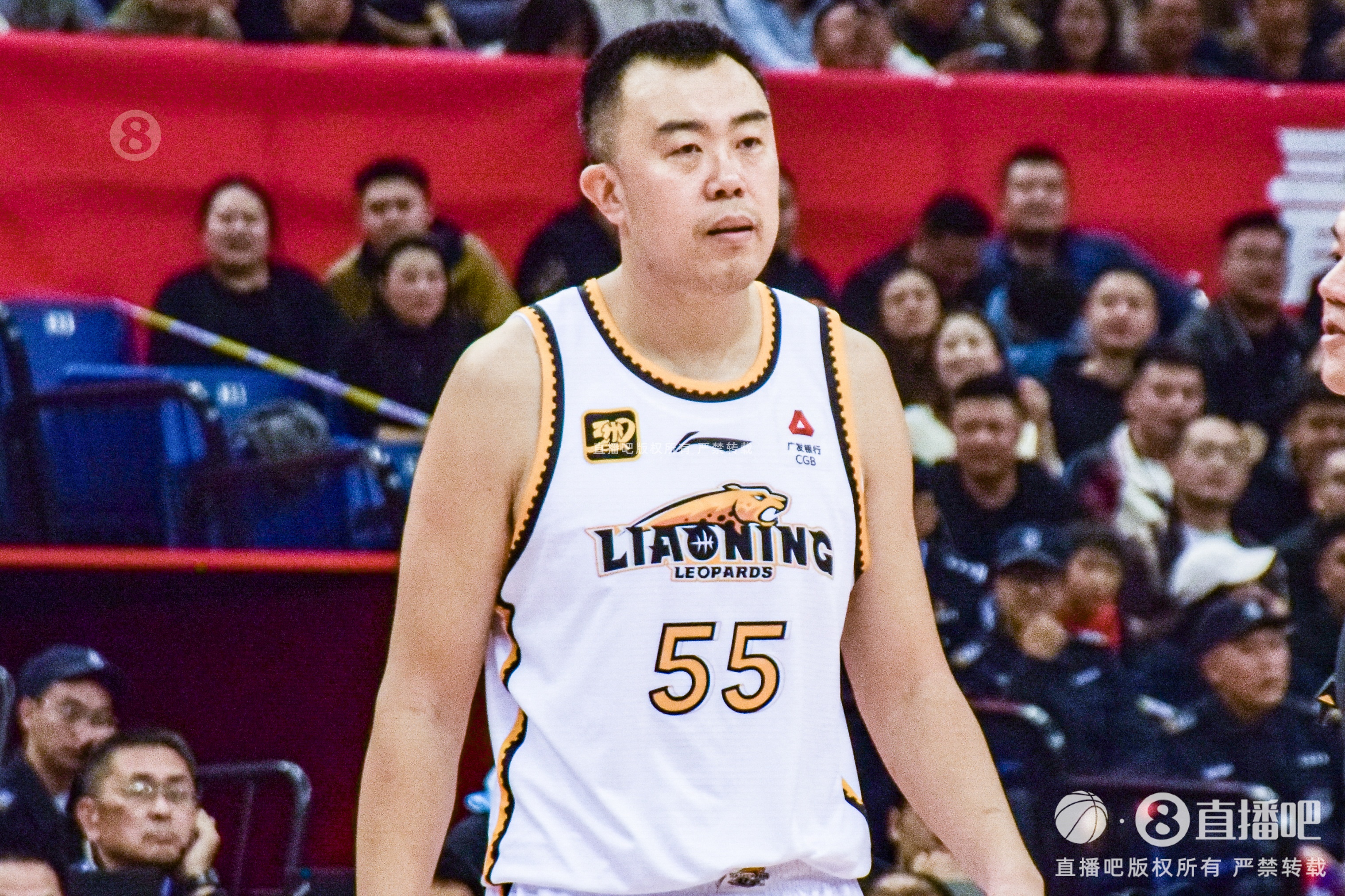 油箱滿滿的！韓德君上半場5投全中得到10分3板2助1斷