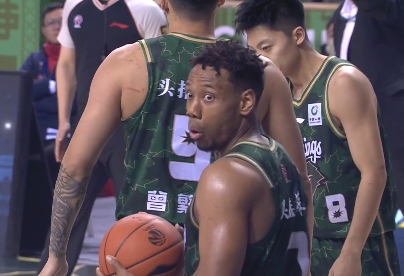 外線(xiàn)很準(zhǔn)！祝銘震6記三分拿下22分6籃板
